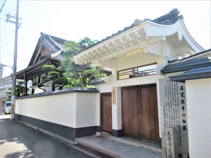 唯一残った東之坊と昭和に再興された正覚寺
