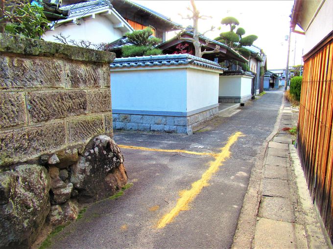 観音寺町・八幡神社の「砂の道」