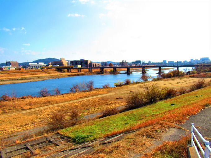 ���ϒn�Ɉʒu����H���Ȑ_�{���R�Õ�