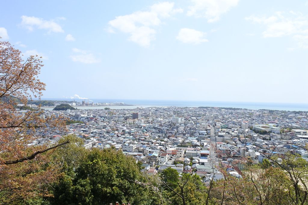 新宮の町を見守り続ける神倉山