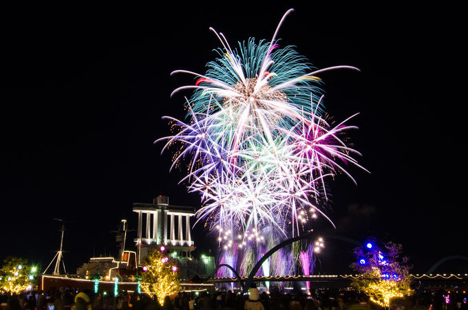 感動のクリスマスを Isogai花火劇場in名古屋港 で 愛知県 トラベルjp 旅行ガイド