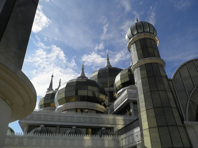 マレーシア・クアラトレンガヌの「クリスタルモスク」とは？
