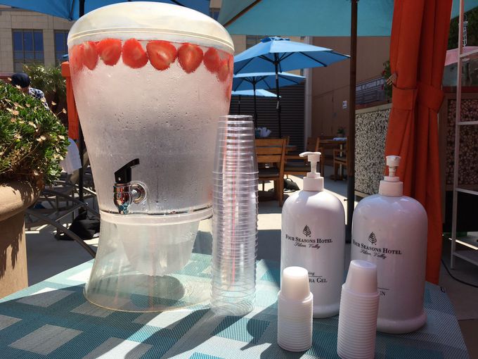 utH[V[YY@VRo[vŃ][gC𖞋i