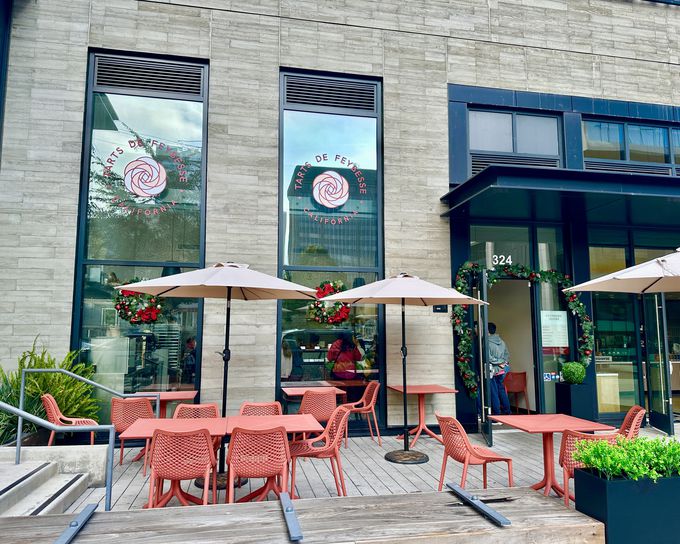 ���E�����ڂ��郂�_���E�p�e�B�X���[�uTarts de Feybesse�v