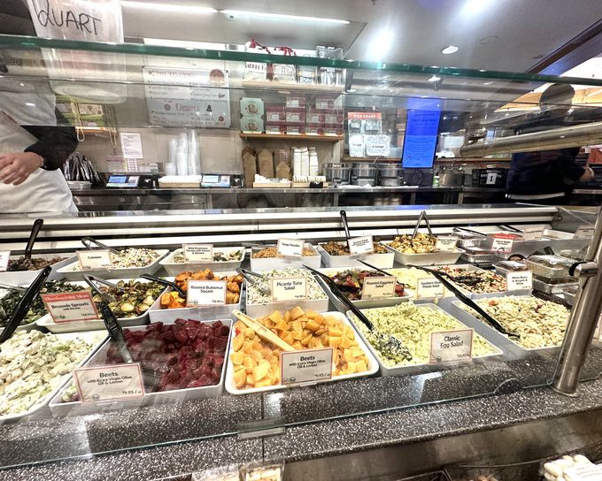 �G�݁E�Ò��E�O�����I�l�C�G���A�u���b�N���b�W�v�͊X�������y����