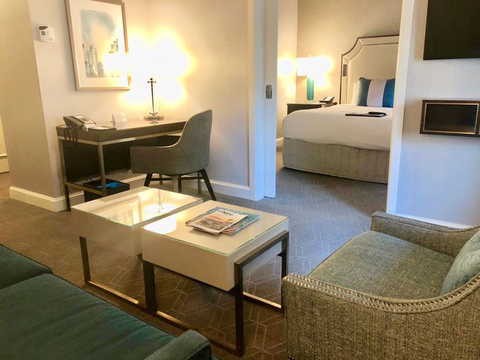 �s�S�Ŋ����h�̓S�[�W���X�ȁuFAIRMONT OLYMPIC HOTEL�v��