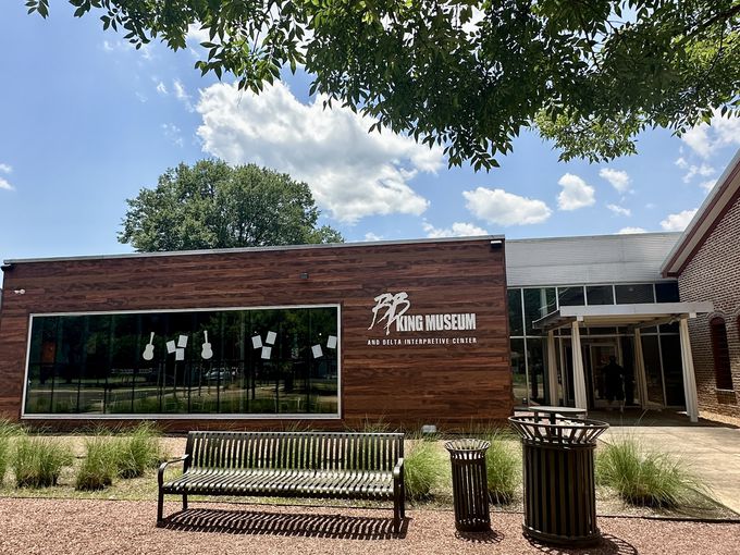 B.B.�L���O�̍����h�钬�C���f�B�A�m�[��