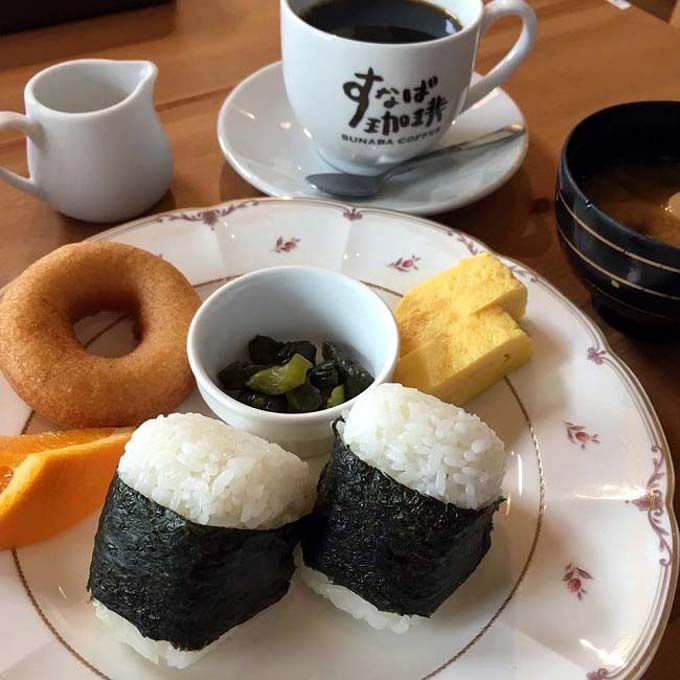 モーニング、ランチ、ディナー、3食充実している『すなば珈琲』