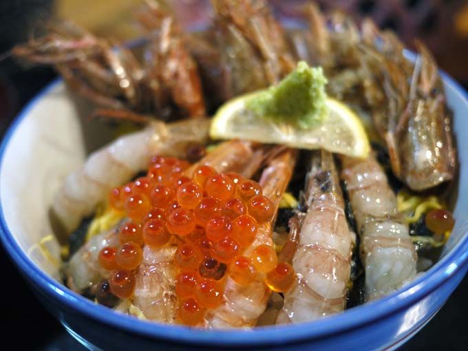 丼いっぱいの日本海グルメ 今すぐ鳥取に行って食べたい海鮮丼ベスト５ 鳥取県 トラベルjp 旅行ガイド