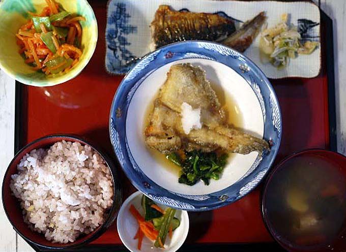 超神ネイガーファンじゃなくても食べたい「ホジナシ丼」