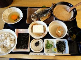 ��i�́u�������R���̐X �R��v�Ŗ��키�������́g�Ƃ��сh�̋L���T���l�C��