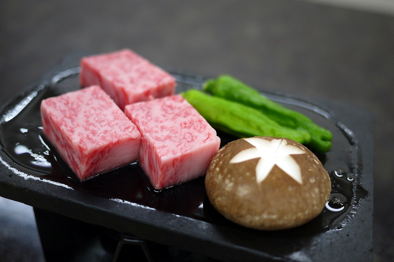 オリジナルワインと共に味わいたい豪華なお食事