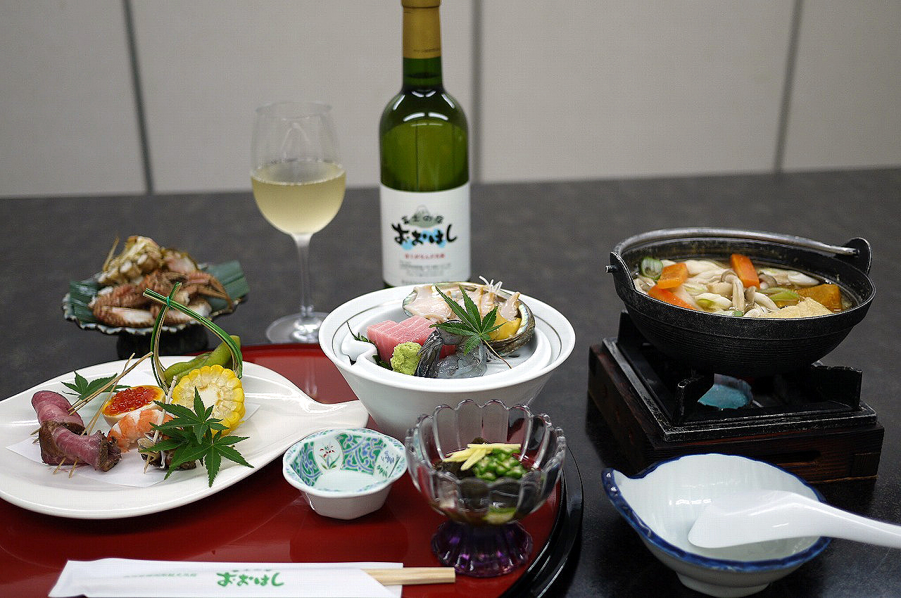 オリジナルワインと共に味わいたい豪華なお食事