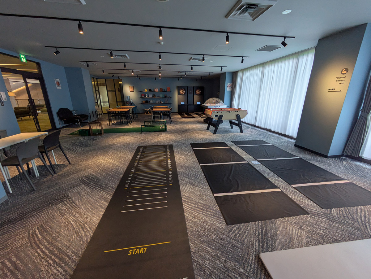 �z�e�����Ŗ��i�ł��鑽�ʂȃA�N�e�B�r�e�B