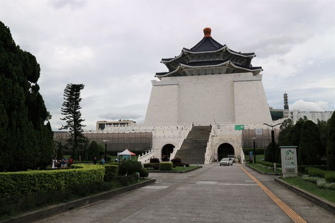 it[cX[W[kό̑OɁIuٍ݈Nv