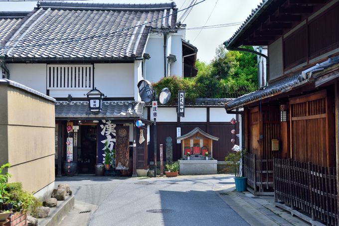格子とくくりざる　奈良町の風景