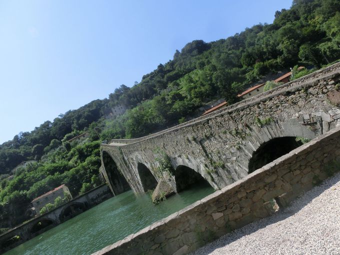 中世の伝説が残る巨大な石橋 イタリア トスカーナ 悪魔の橋 イタリア Lineトラベルjp 旅行ガイド