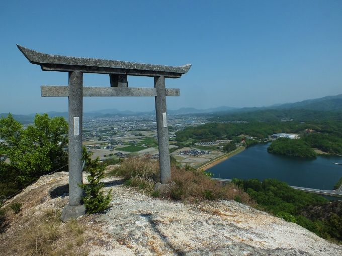 香川県 天空の鳥居 東西対決 高屋神社 Vs 龍王神社 香川県 Lineトラベルjp 旅行ガイド