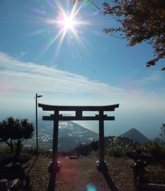 香川県 天空の鳥居 東西対決 高屋神社 Vs 龍王神社 香川県 Lineトラベルjp 旅行ガイド