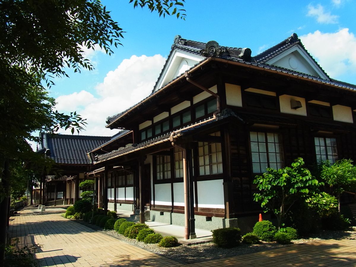 6月には10万本のユリも 兵庫 丹波篠山の城下町めぐり 兵庫県 Lineトラベルjp 旅行ガイド