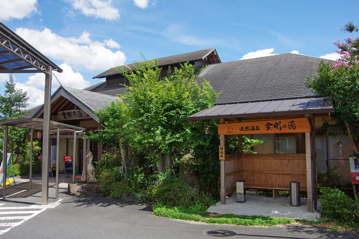 �u���o�[�T�C�hHOTEL�v�Ŏ����̉��Η���������������