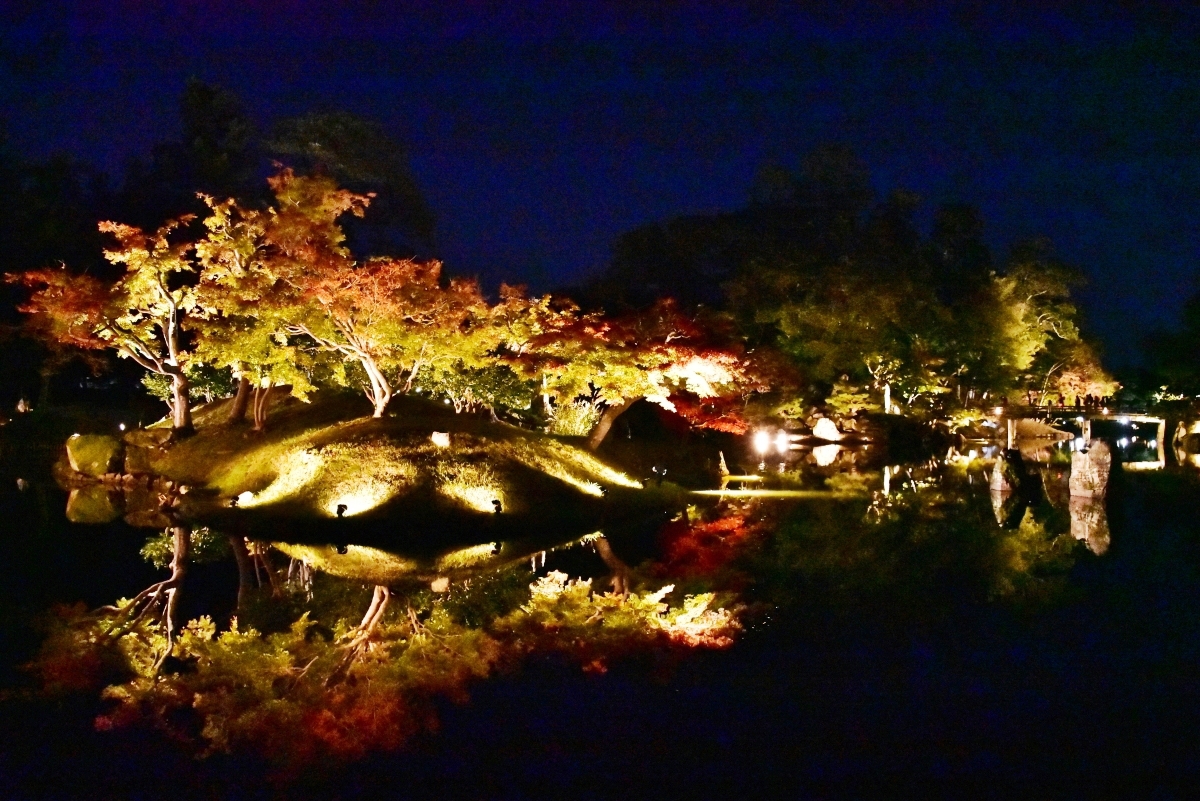 滋賀 彦根城 玄宮楽々園 紅葉ライトアップで晩秋のひと時を 滋賀県 トラベルjp 旅行ガイド