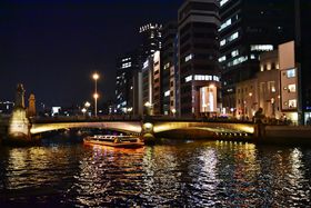 ���s�E���̃V���{���u���V���v�ŋ��̃��C�g�A�b�v���y�������̋L���T���l�C��