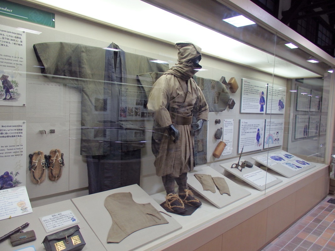 �E�ґ̌��فE�E�ғ`���قŔE�҂̔E���m�b���Ĕ������悤