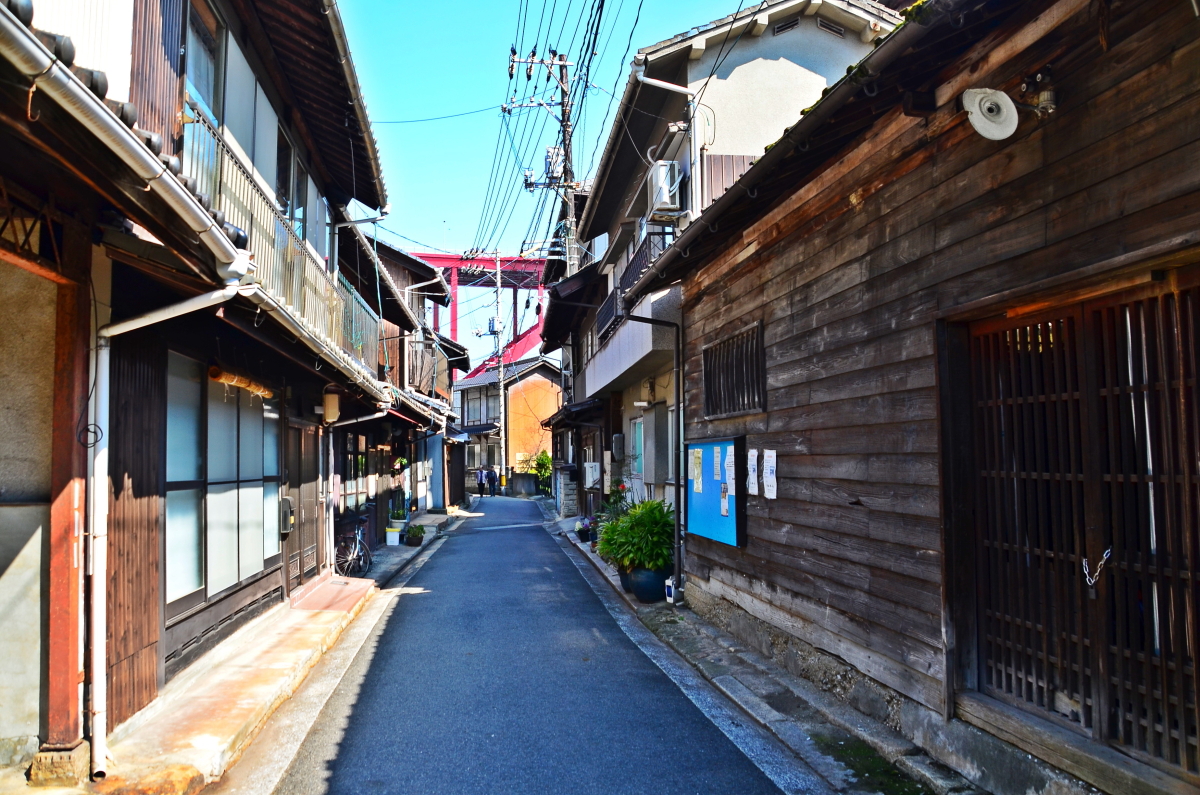広島県 呉 音戸銀座街 で古い町並み散策と美味しいランチを 広島県 トラベルjp 旅行ガイド