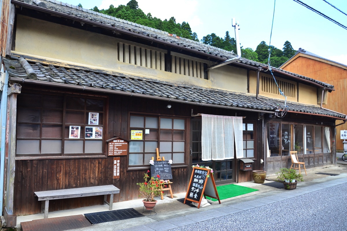 u[ ݁v͒z180N̗jÖƃJtF