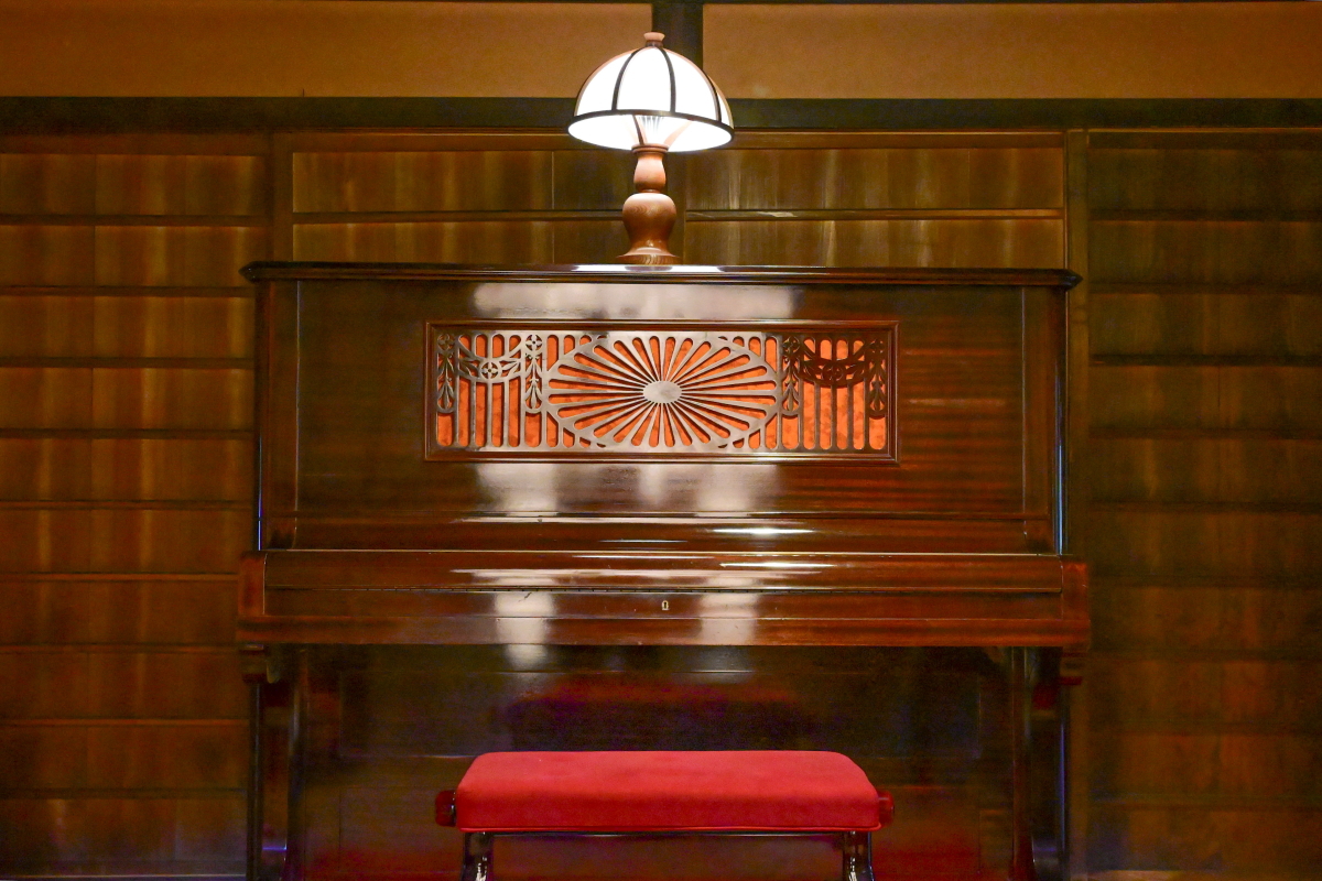 ƂƑ̊ԂɉтΏ̕iF