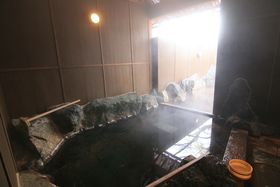 �����Ƃ�c���c���������\�I�ʕ{�E�S�։���u�����̏h �ʗt�v�̗�����蓒�̋L���T���l�C��