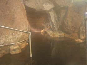 幻想的な洞窟風呂！由布市・湯平温泉「旅館 志美津」で時を楽しむ