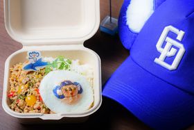 �h�A�����炯������I�i�S���h�[���́u�h�A���J�t�F�v�����J���Ŋy�����I�̋L���T���l�C��