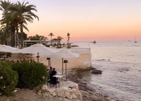 �t�H�g�W�F�j�b�N�Ȑ��E��Y�̓��E�C�r�T�Ŋy���ފX�����̋L���T���l�C��