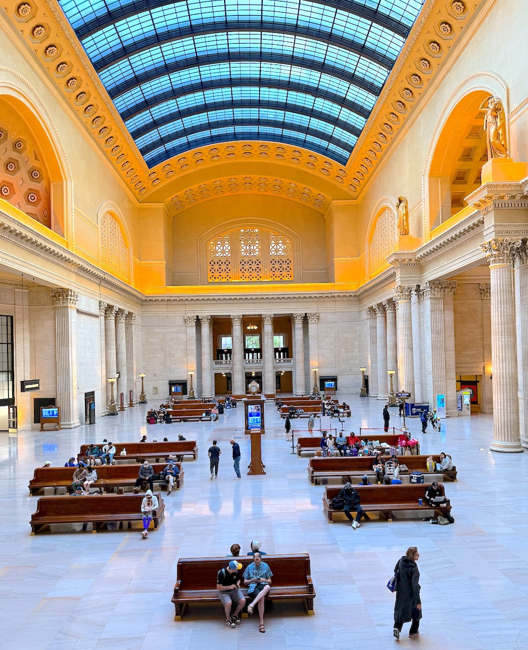 �f��̖��V�[���ɂ��o�ꂵ�����j�I���X�e�[�V����