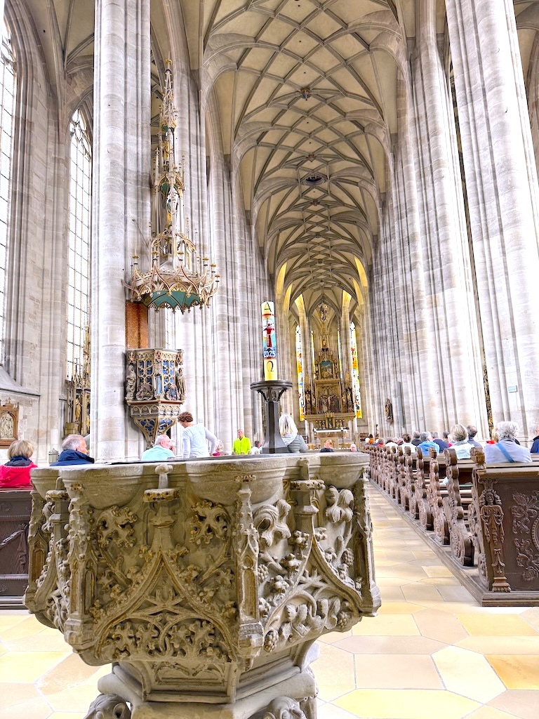 �����̊X�ł̓��[�e���u���N�ɕ����Ȃ��f�B���P���X�r���[��