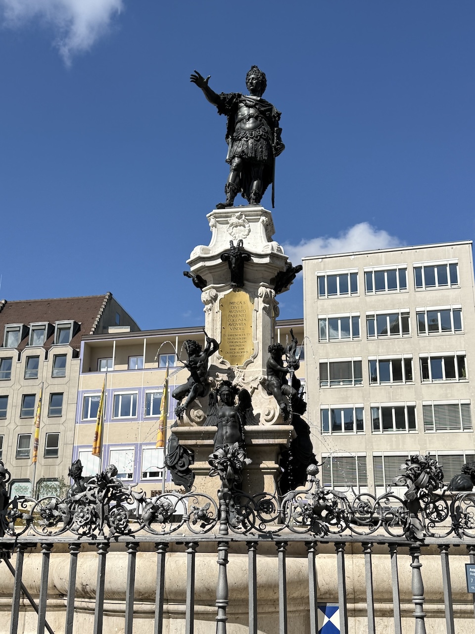 ���}���`�b�N�X�������܂ꂽ�X�E�A�E�N�X�u���N