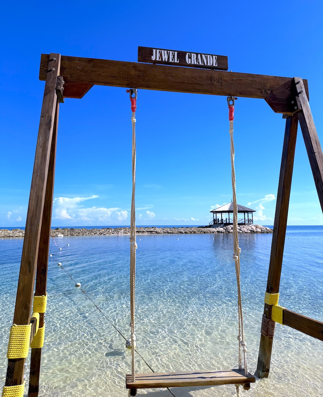 �ڂ̑O�̃J���u�C�ŉj���I