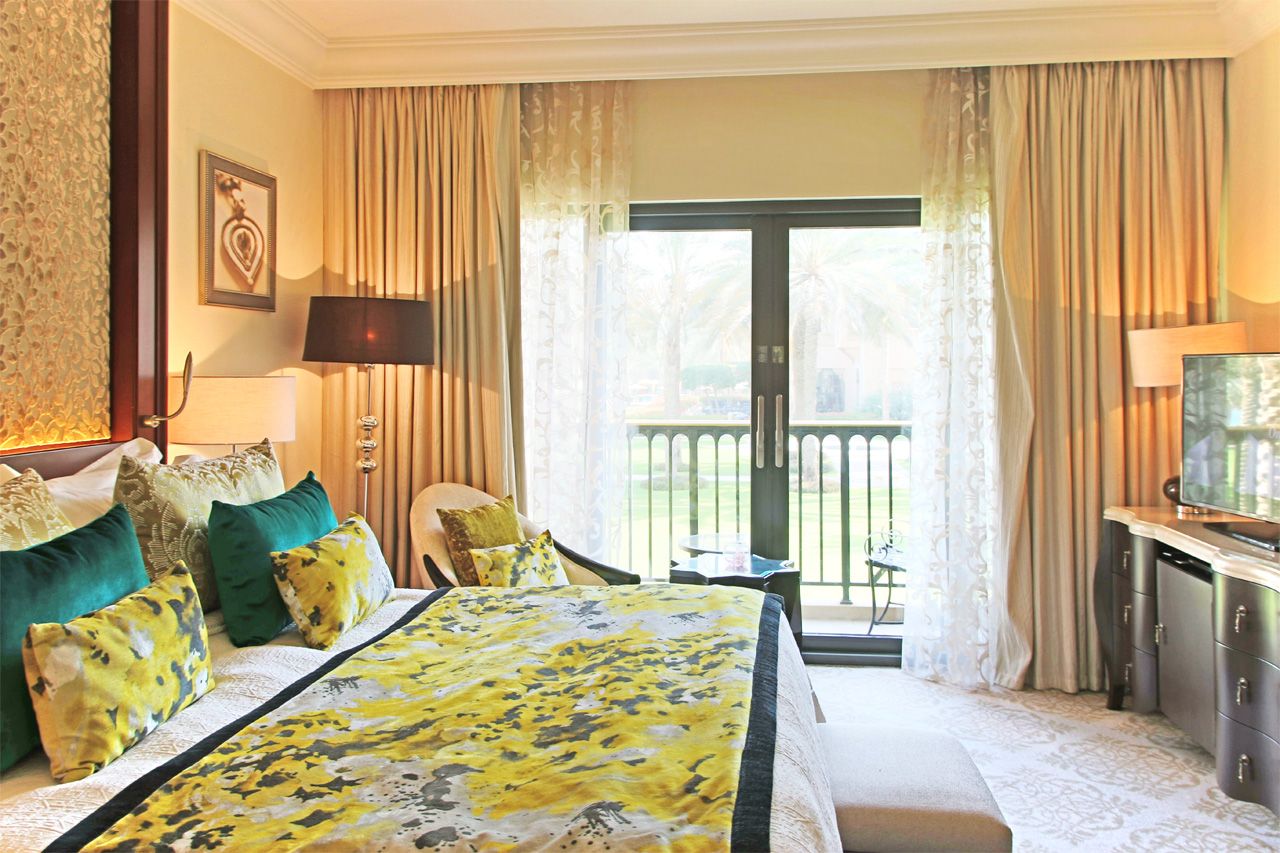 �܂��ɉ��{�B�A���x�X�N�͗l���������u�p���X�v