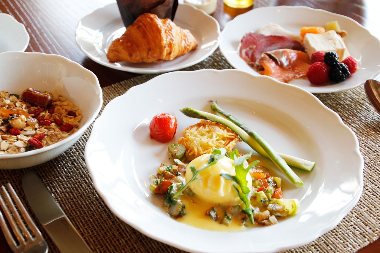 �܂��ɉ��{�B�A���x�X�N�͗l���������u�p���X�v