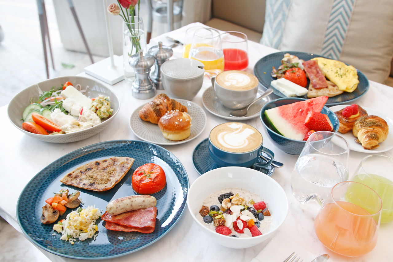 �A���u�������H�ׂ���I�o���G�e�B�L���Ȓ��H�r���b�t�F