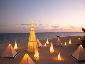 ビーチに珊瑚と白砂のツリー！「リゾナーレ小浜島」のクリスマス