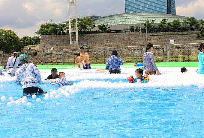夏だ ナイトプールも巨大スライダーも 大阪城ウォーターパーク 大阪府 トラベルjp 旅行ガイド