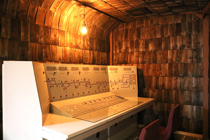 �d�Ԃ𒭂߂Ȃ��璩�H��