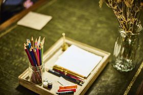 ���̂Ƃ����͂Ȃɂ�z���̂��B�����̎����֎莆�𑗂�A�����E���O�̎��I�i���u�����v�̋L���T���l�C��