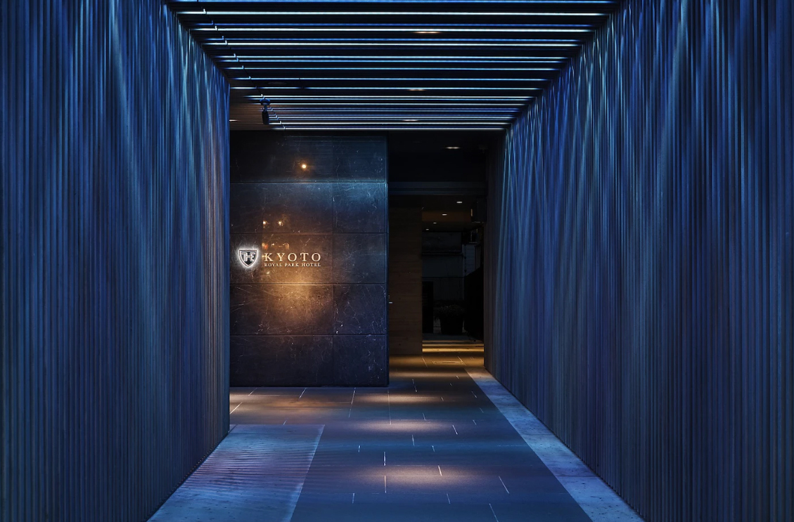 �G���g�����X�ƃ��r�[�ɂ̓A�[�g��i��W���I