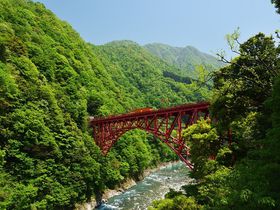 4月20日運行開始！富山・黒部峡谷トロッコ電車で絶景満喫