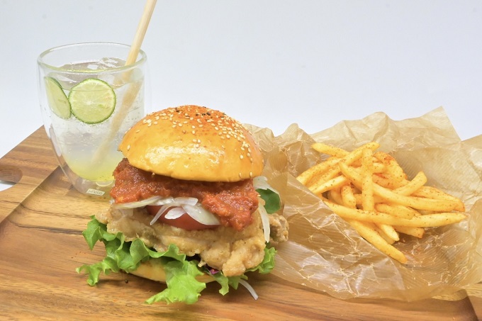 �����̐H�ނ𖡂킨���I�f���X�C�[�c�ɂ�����