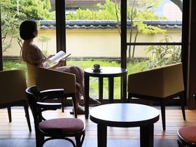 秋のおこもり旅を満喫！ゆがわら風雅「セルフお抹茶＆ガラスペン体験付プラン」の記事サムネイル